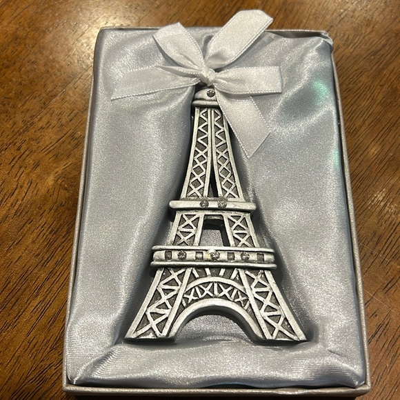 ⚡️FLASH SALE! ⚡️ Eiffel Tower Keepsake - Picture 1 of 4